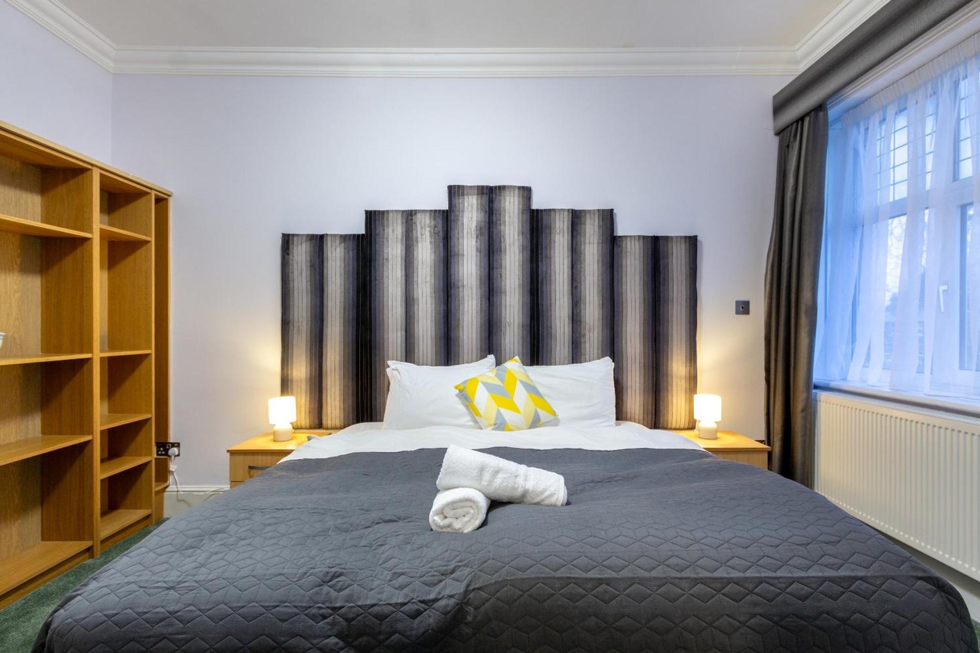 London Gatwick Inn エクステリア 写真