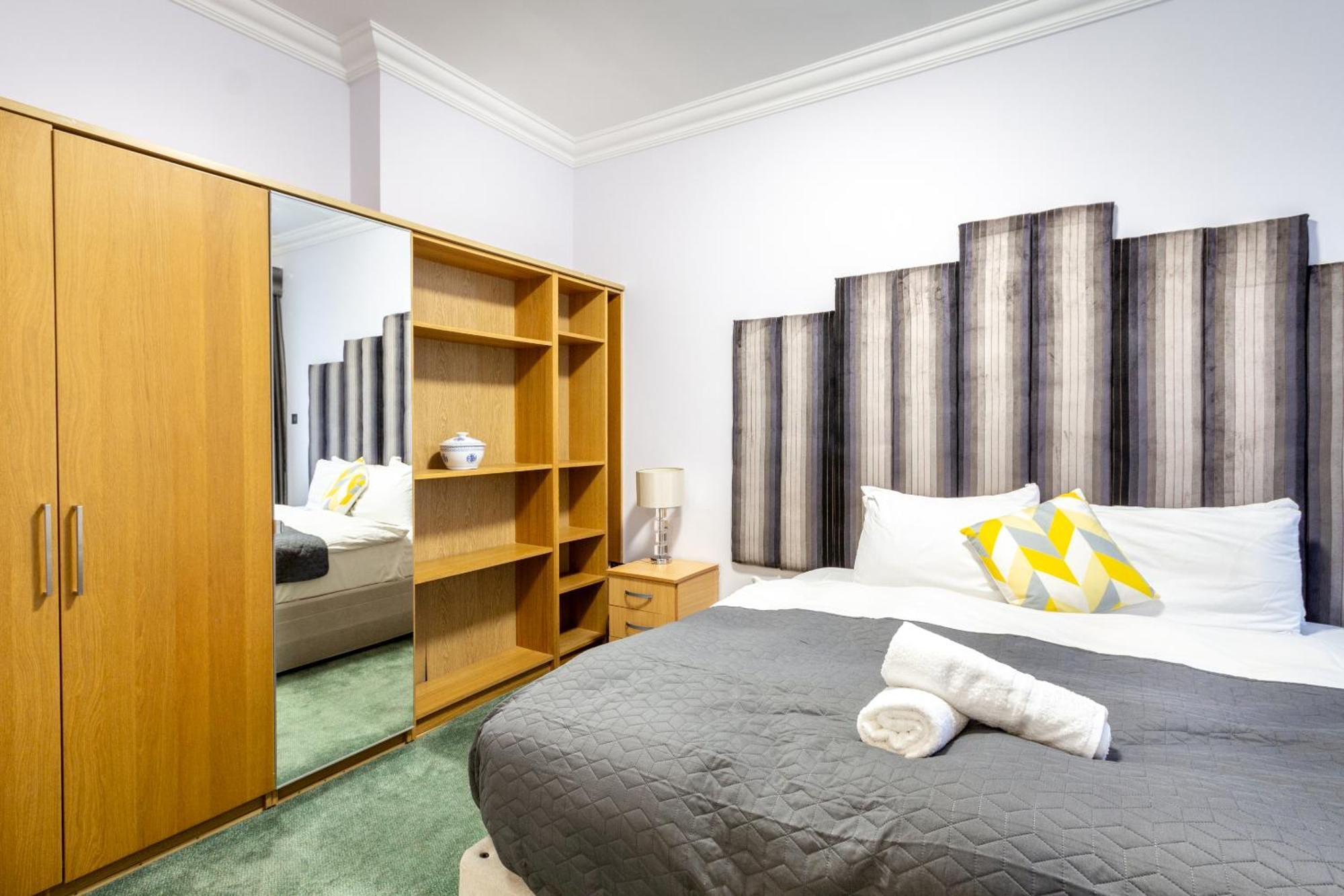 London Gatwick Inn エクステリア 写真