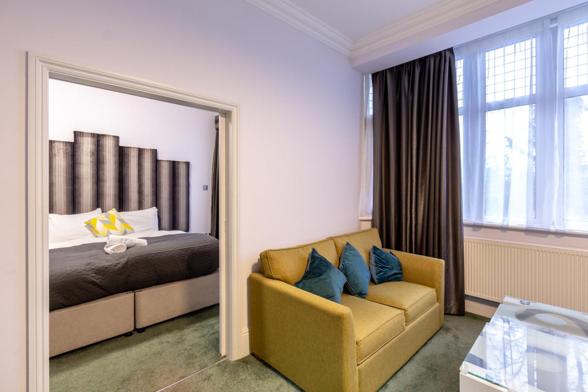 London Gatwick Inn エクステリア 写真