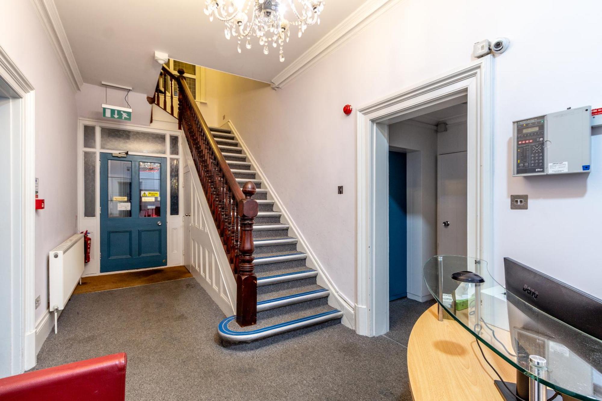 London Gatwick Inn エクステリア 写真