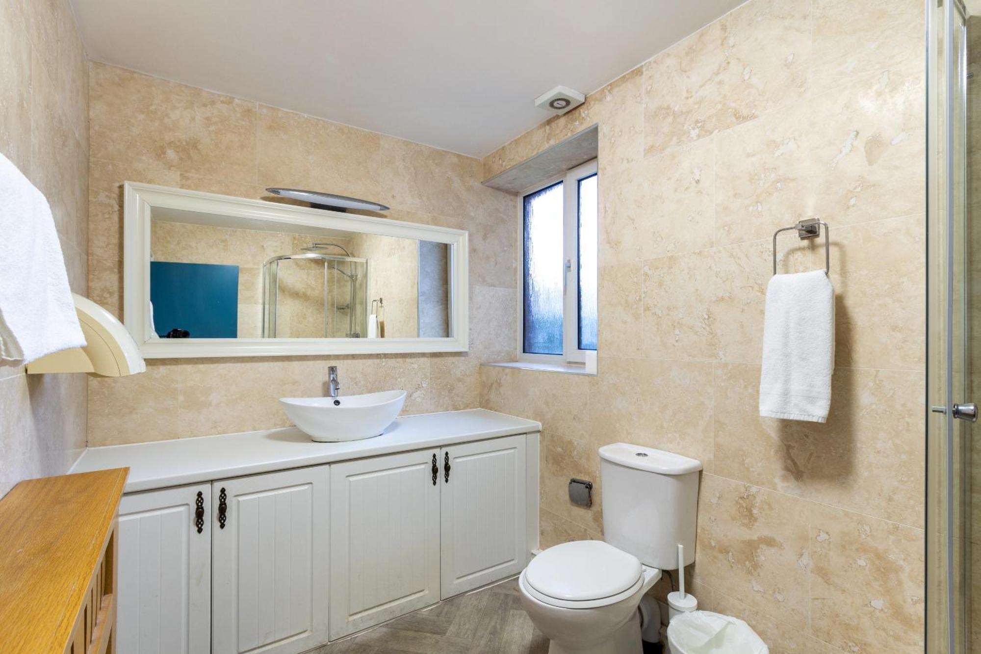 London Gatwick Inn エクステリア 写真