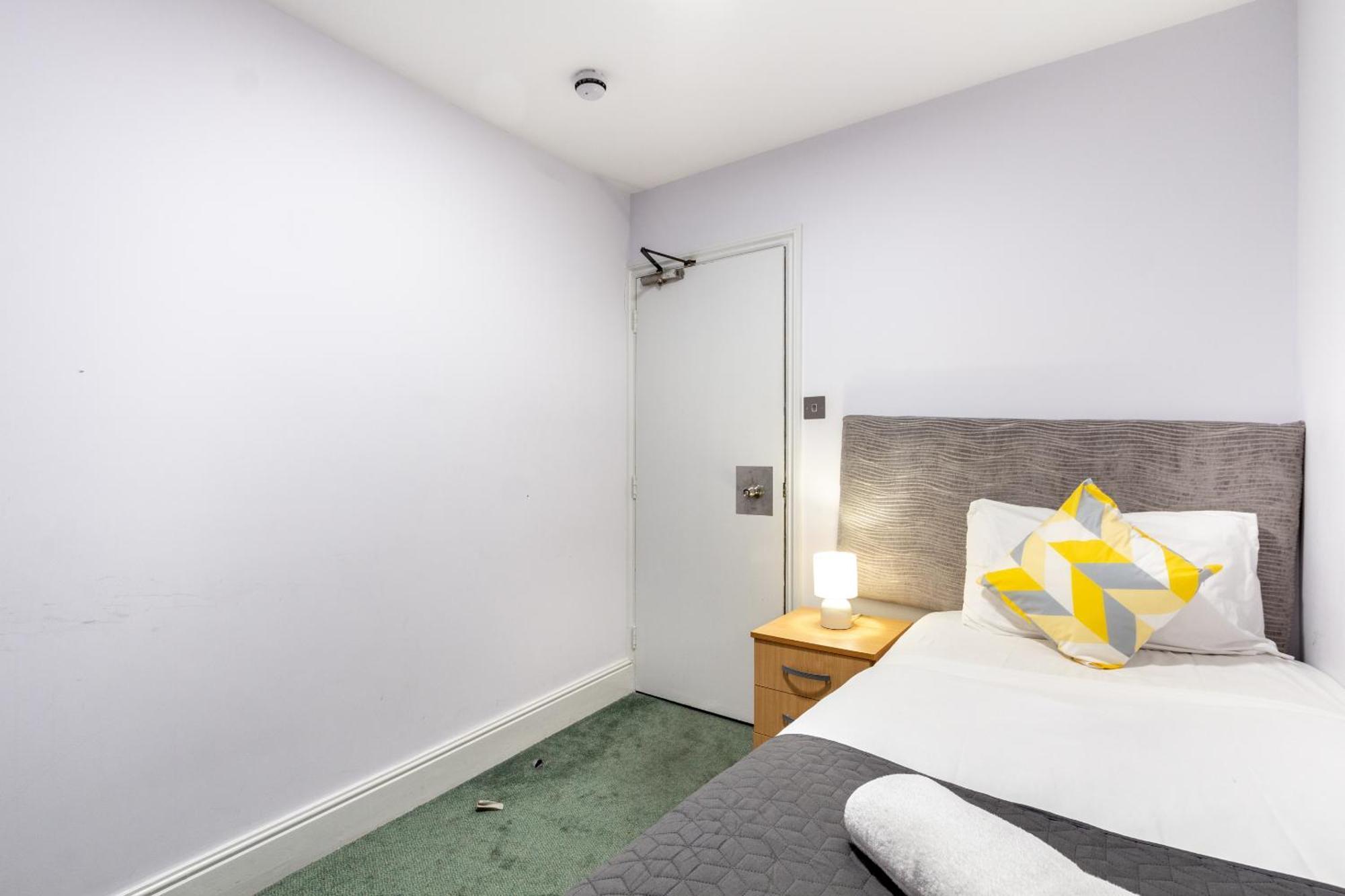 London Gatwick Inn エクステリア 写真