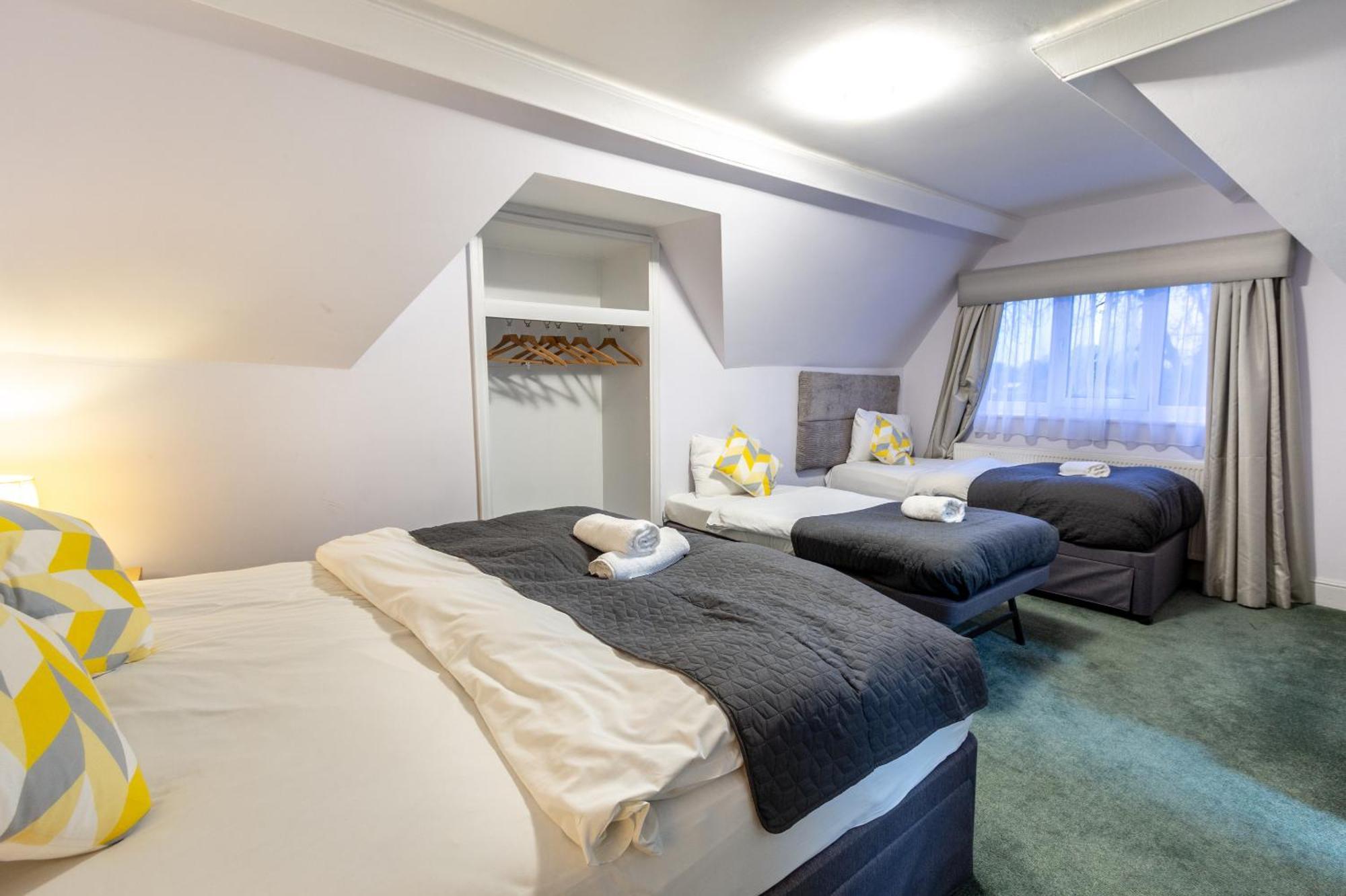 London Gatwick Inn エクステリア 写真