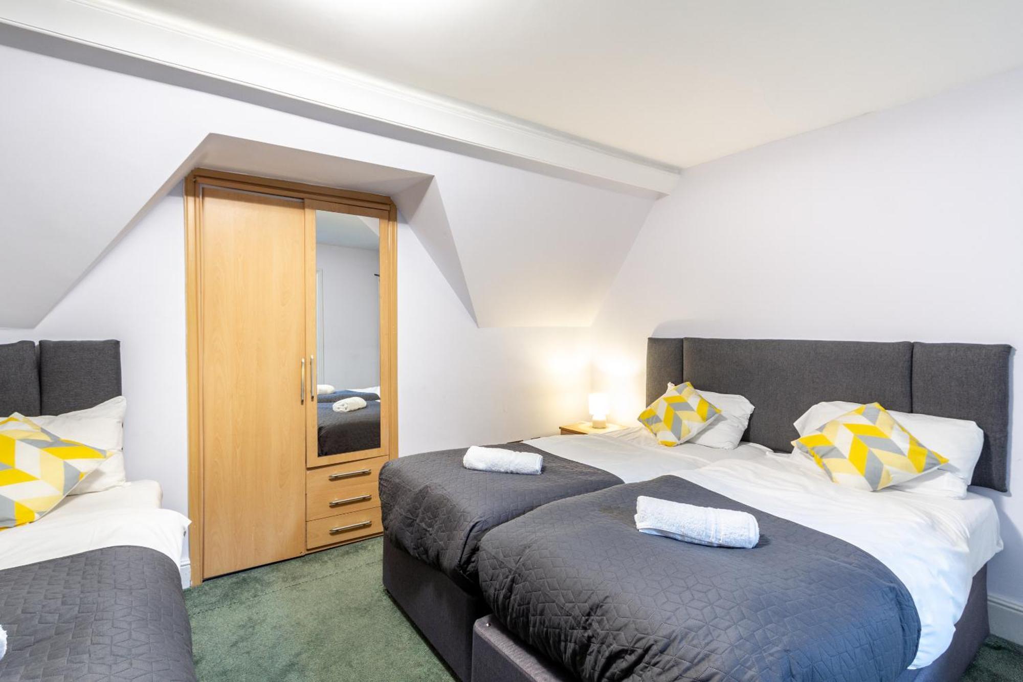 London Gatwick Inn エクステリア 写真