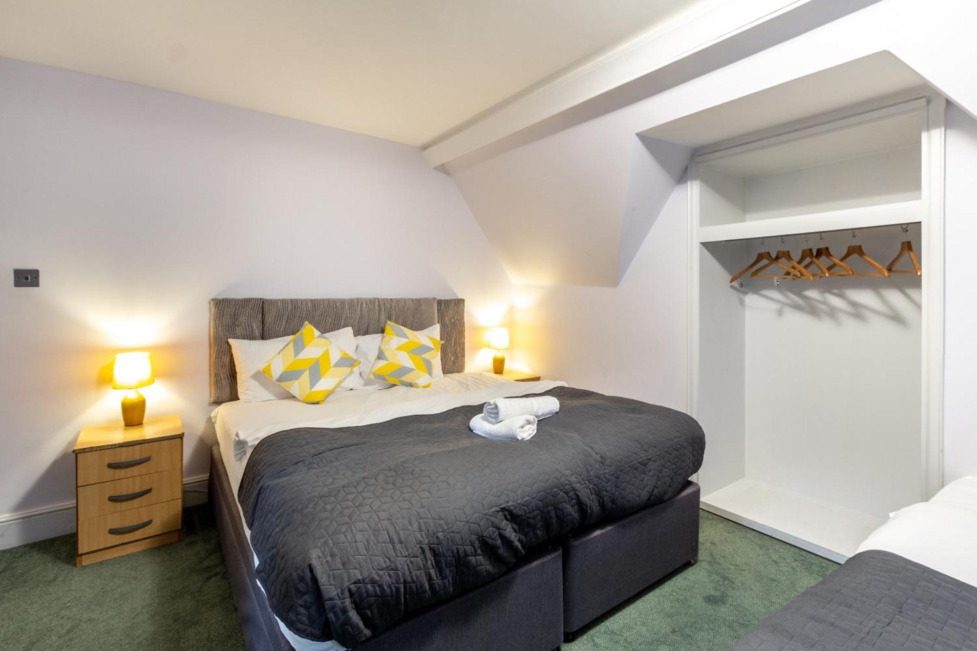 London Gatwick Inn エクステリア 写真