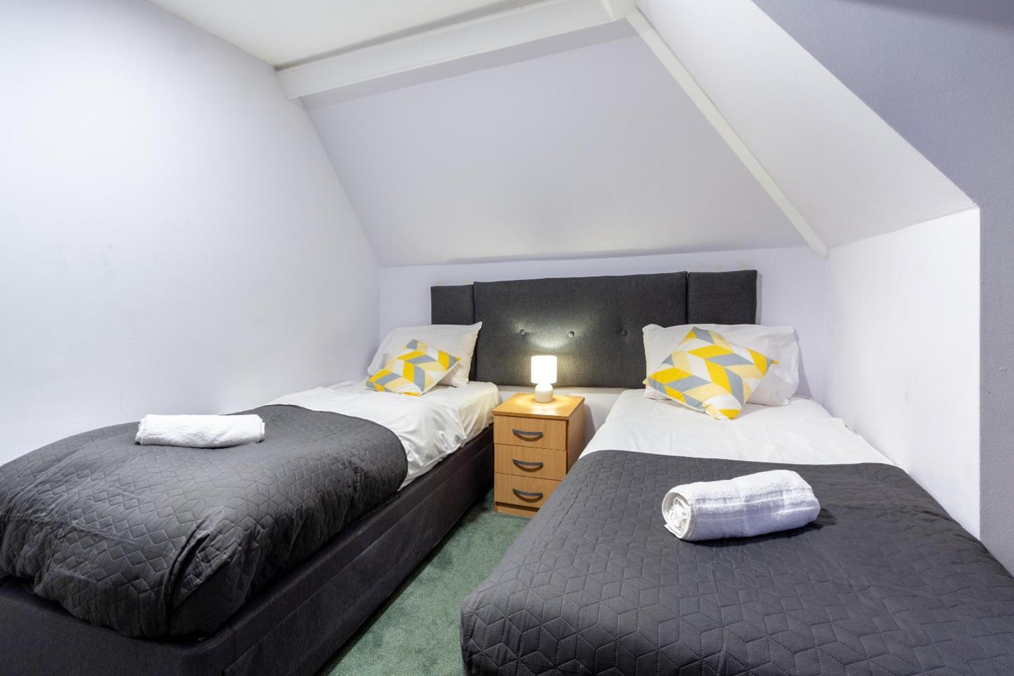 London Gatwick Inn エクステリア 写真