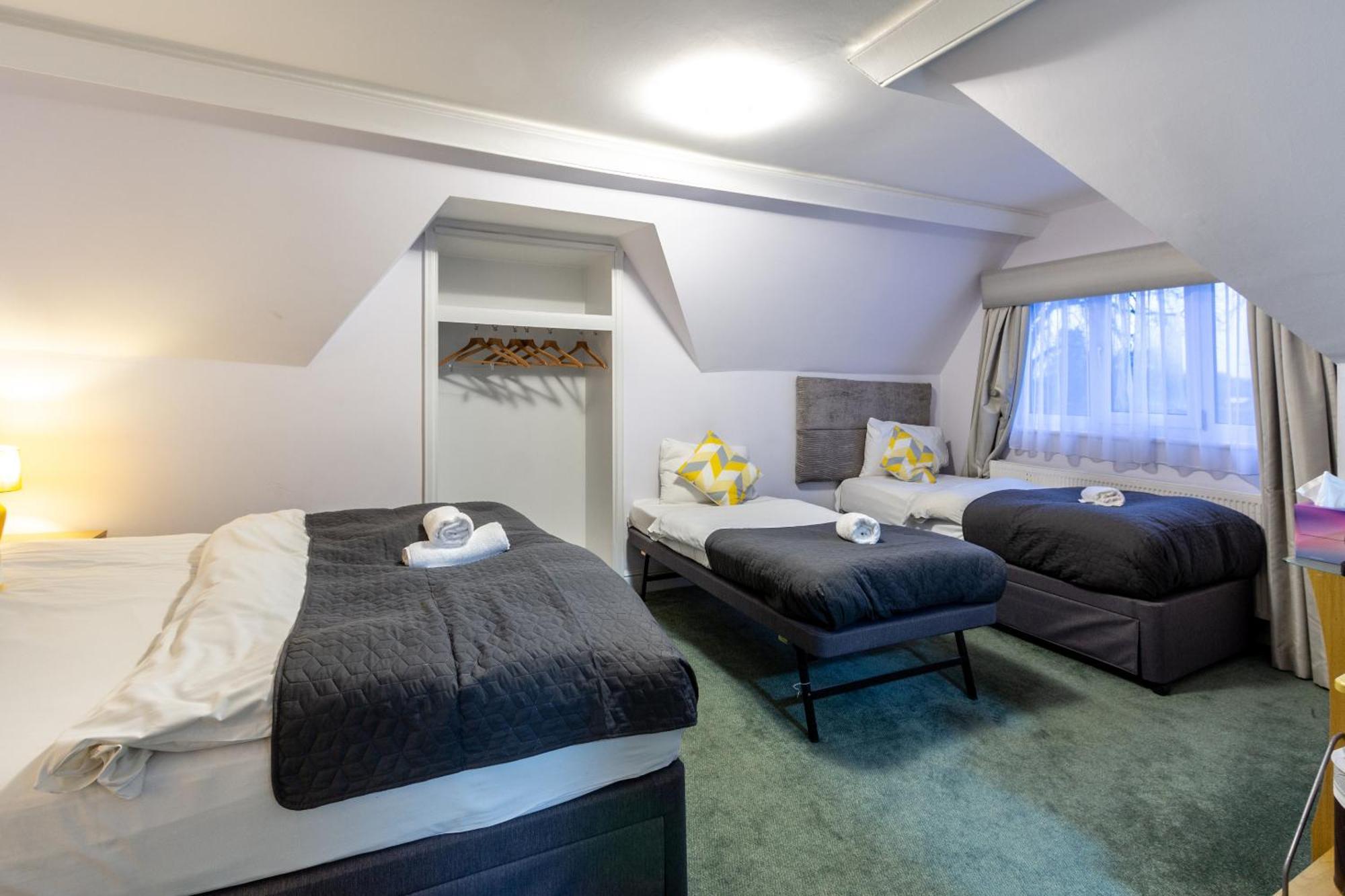 London Gatwick Inn エクステリア 写真