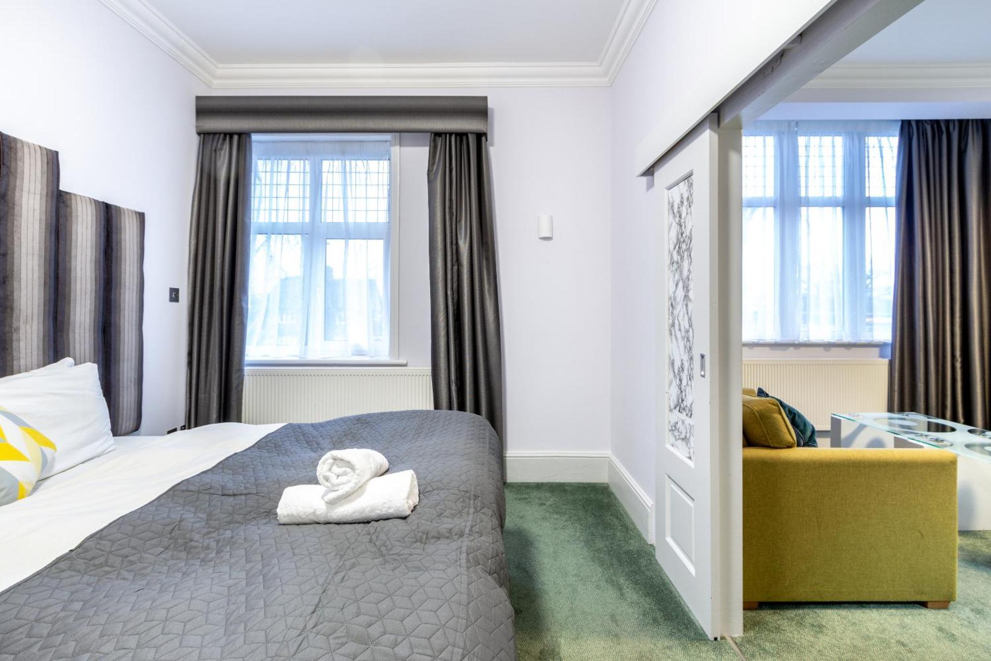 London Gatwick Inn エクステリア 写真