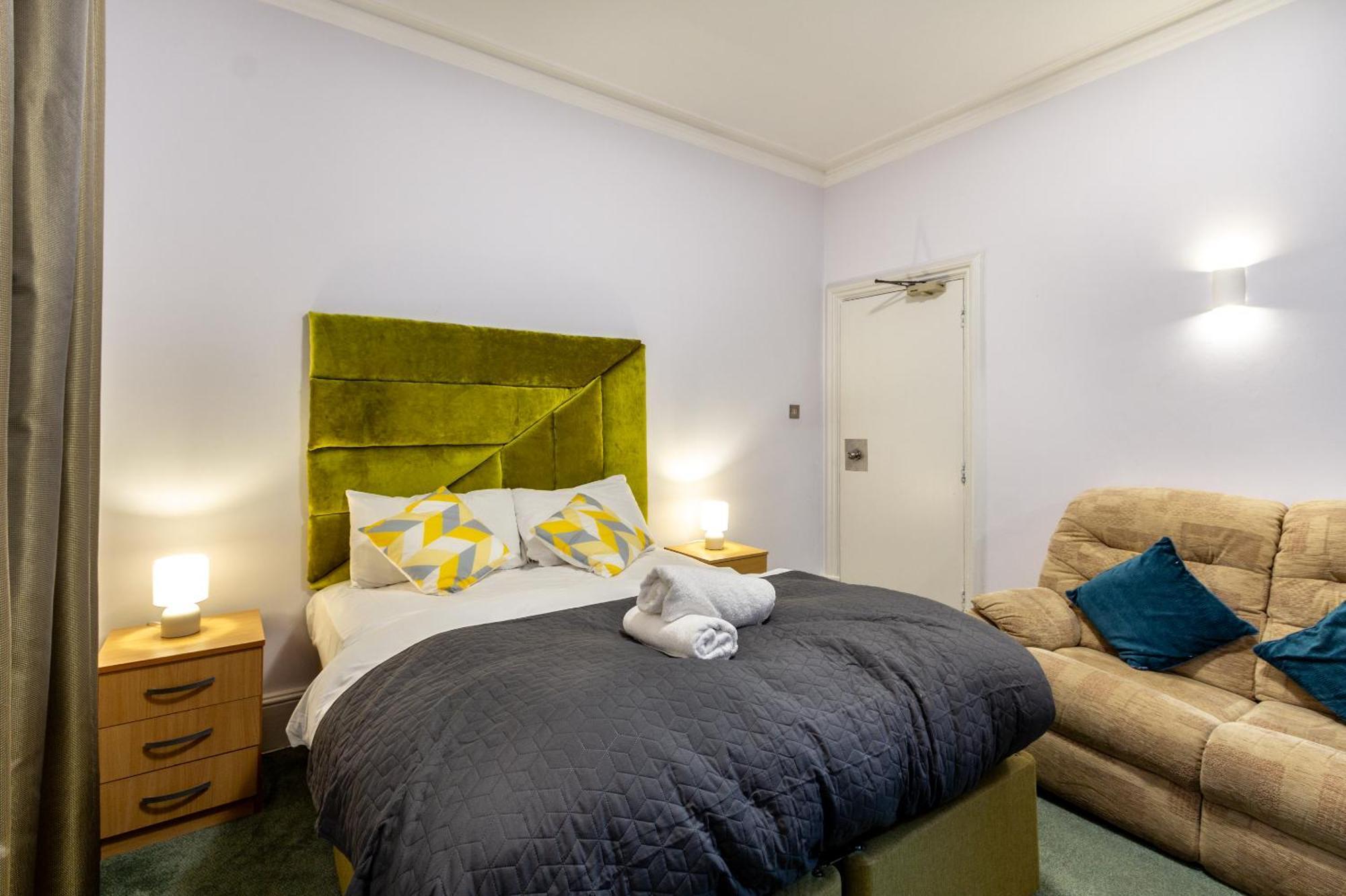 London Gatwick Inn エクステリア 写真