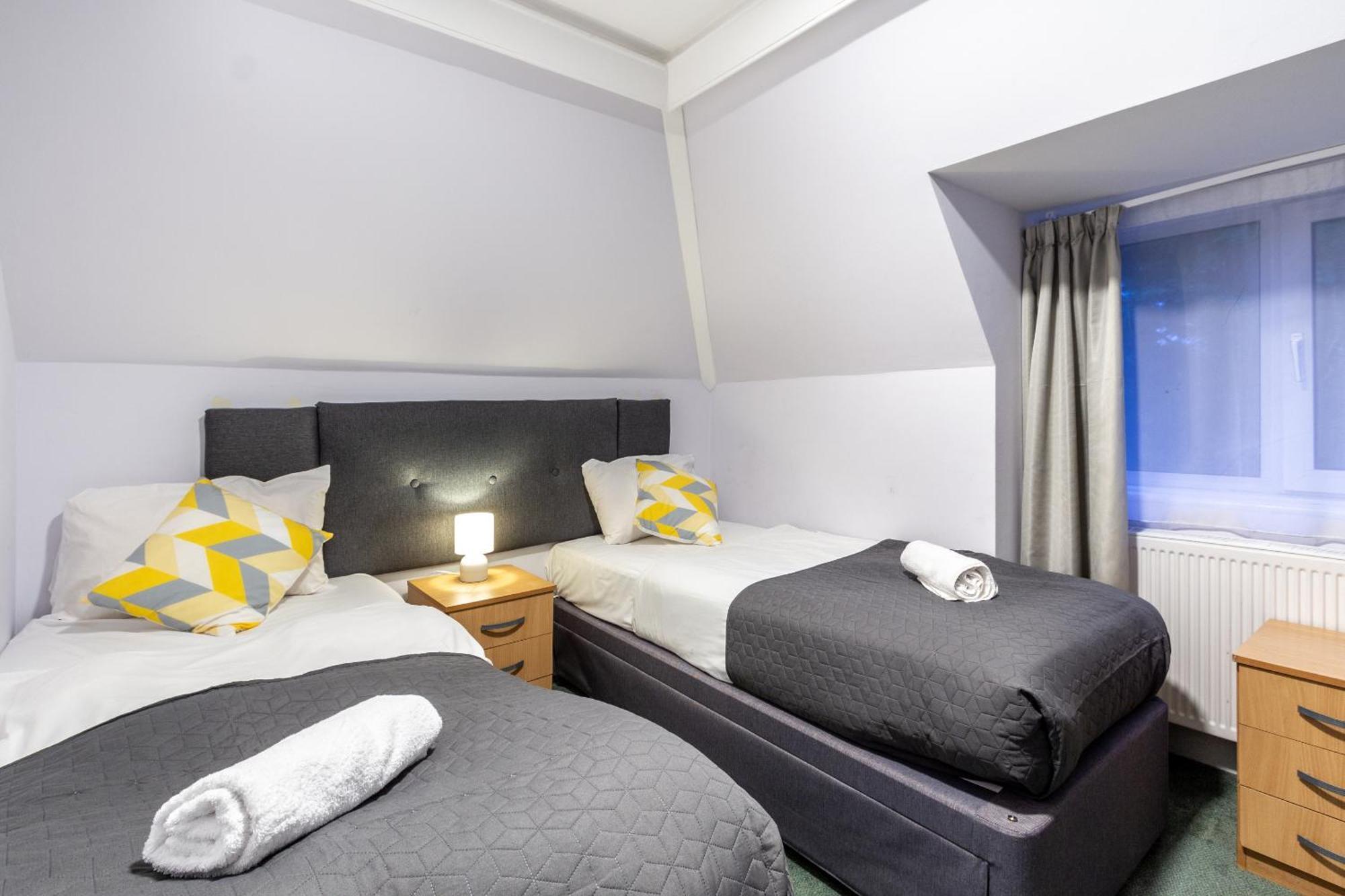 London Gatwick Inn エクステリア 写真