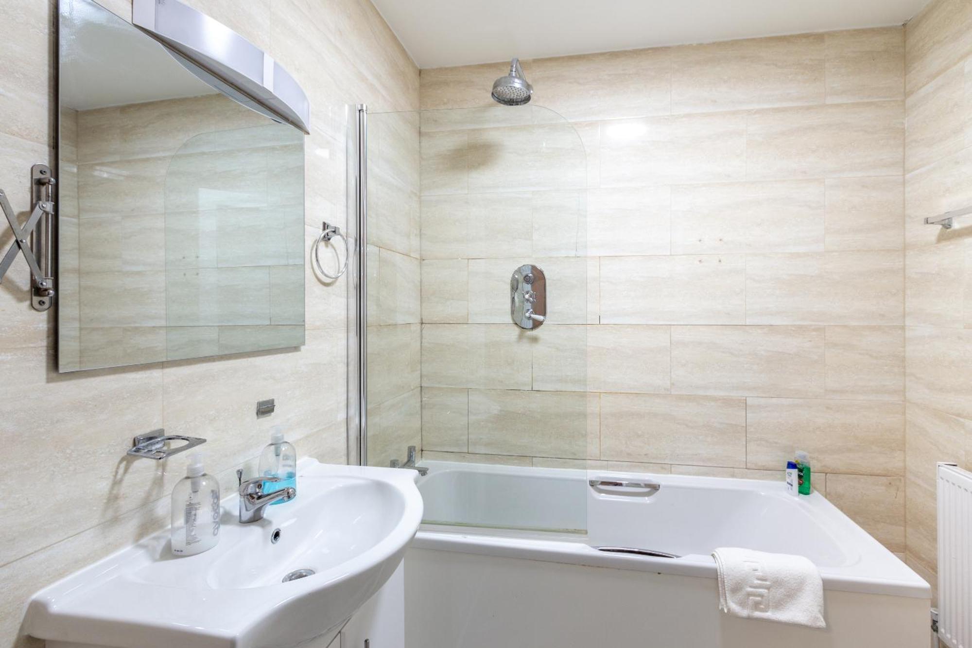 London Gatwick Inn エクステリア 写真